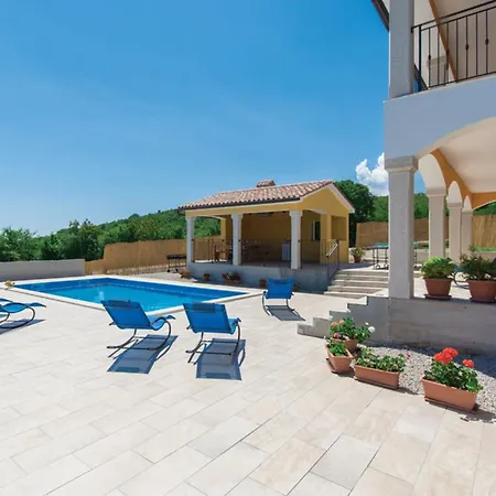 Villa Santa Lucia *